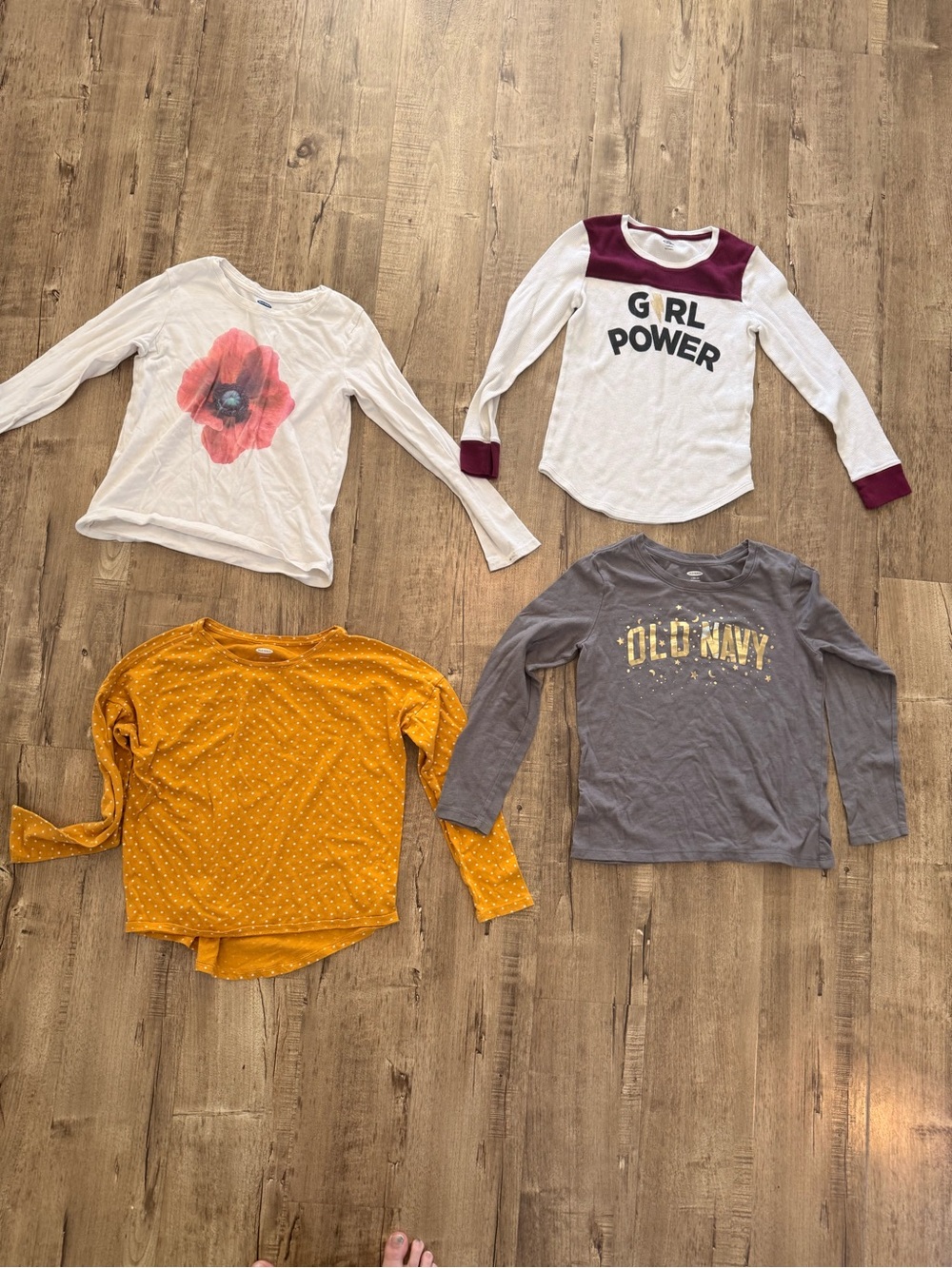 BULK | 4 Old Navy Long-Sleeve Tees